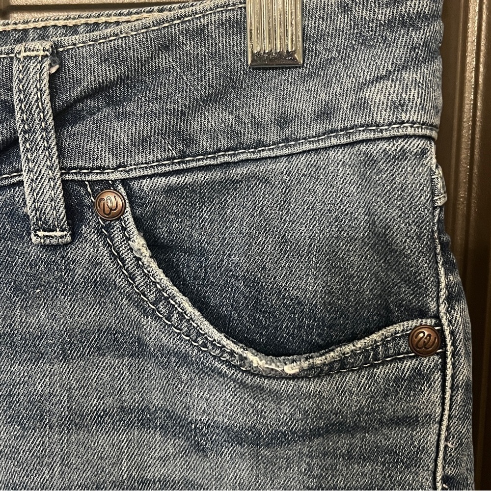 Wrangler Mid Rise Denim Shorts Size 1 - Picture 4 of 9